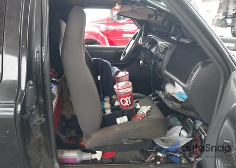 2000 Ford Ranger Xl/Xlt from USA, damaged, VIN 1FTZR15V8YTA01365